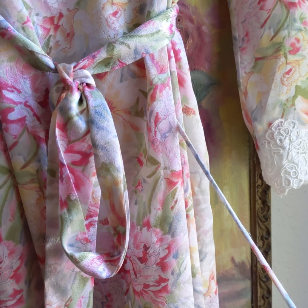 Floral Robe - Picture 5 of 7